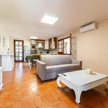 Giardino Del Melograno Casa vacanze Quartu SantʼElena